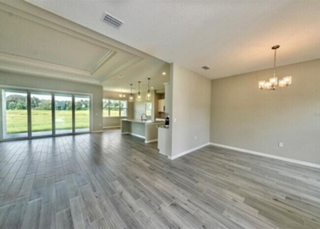 Building Photo - Executive 4/3 Rental