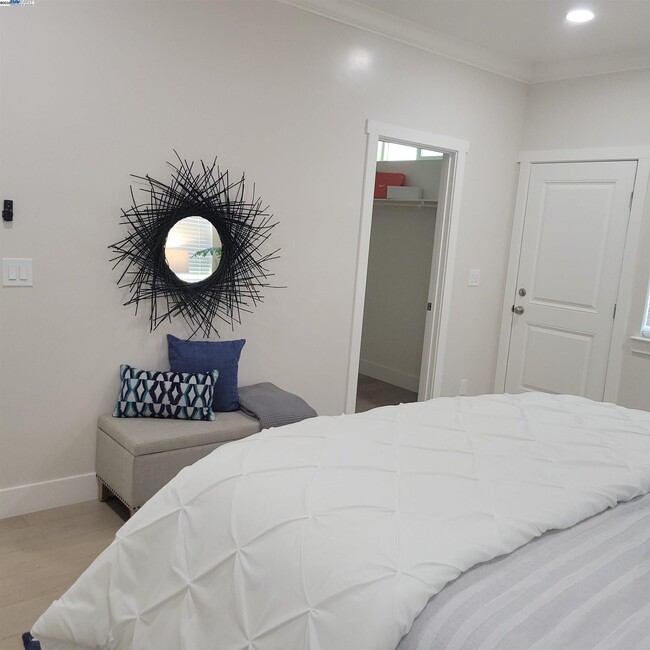 Building Photo - 2627 Beaumont St