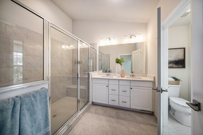 Building Photo - 2856 Ridington Rd