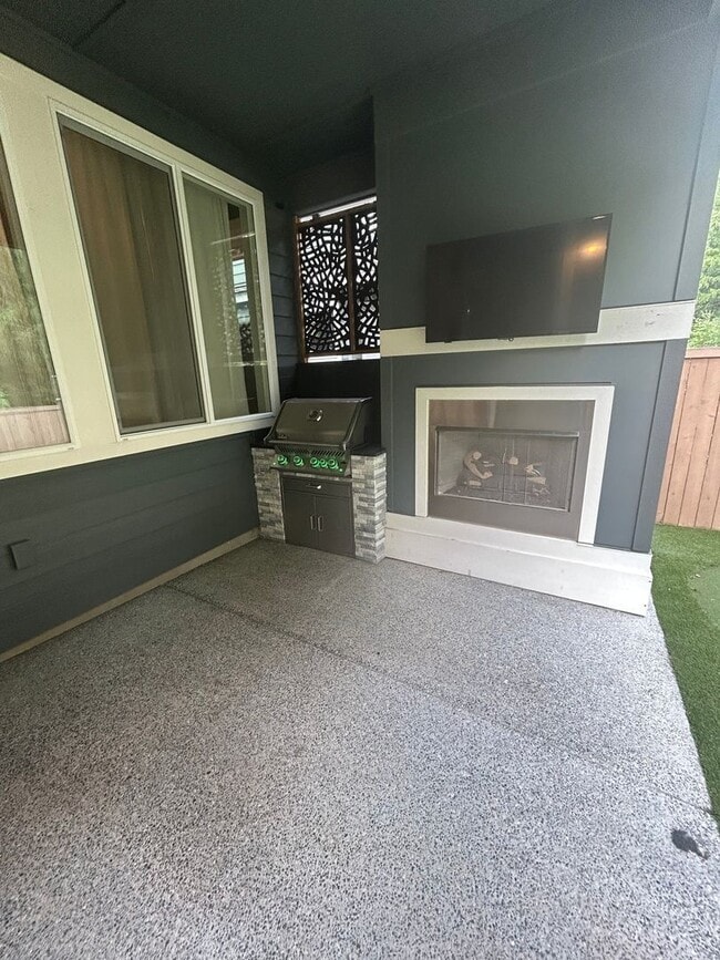 Building Photo - Spacious 4 Bed / 3.5 Bath Home in Easton C...