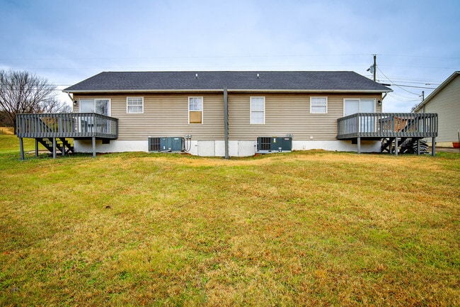 Building Photo - 754 Old Stage Rd