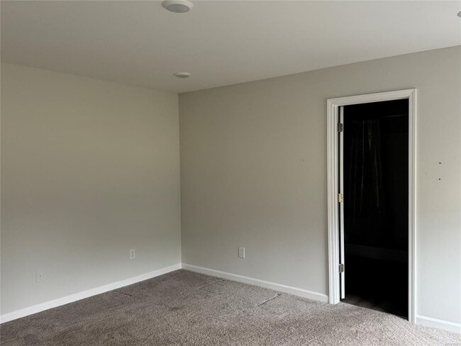 Building Photo - 424 Kohn Dr