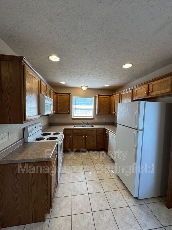 Building Photo - 3976 S Jonathan Ave