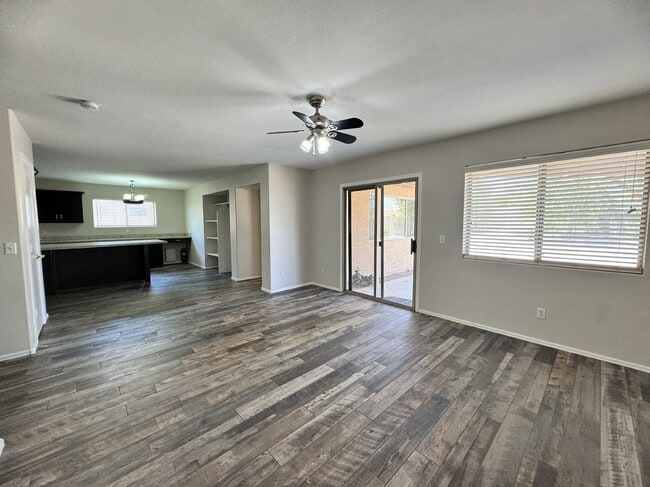Building Photo - 9138 W Ross Ave