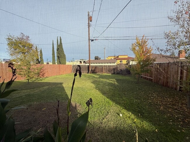 Building Photo - Nice 3/1 in North City Farms