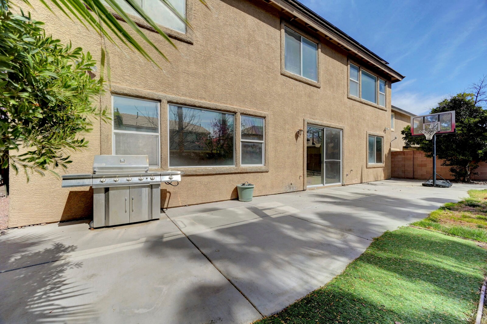 Building Photo - 11013 Mount Royal Ave