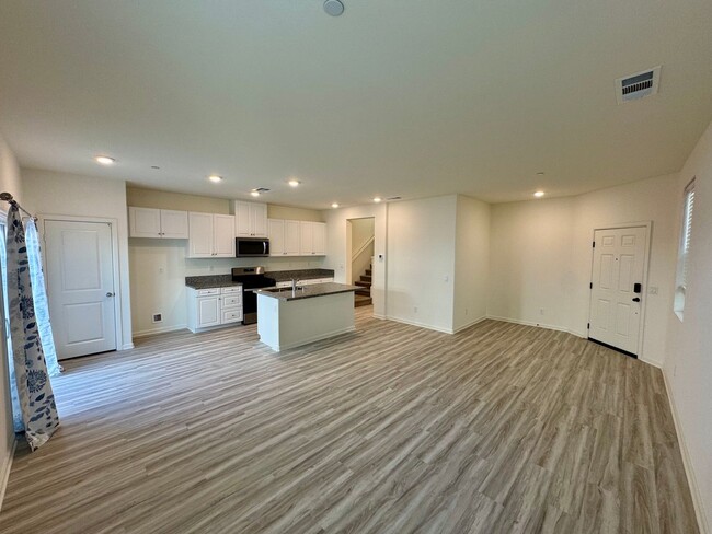 Building Photo - Brand New 4 bedroom Moreno Valley home wit...