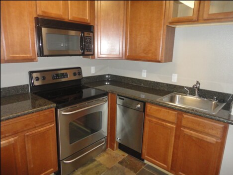 Building Photo - 840 Turquoise St