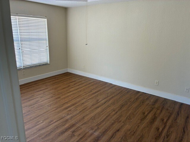 Building Photo - 5410 Chiquita Blvd S