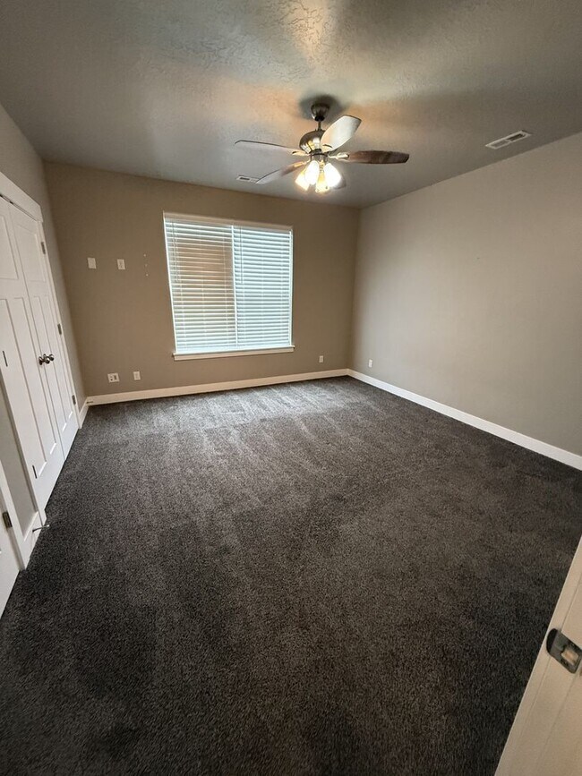 Building Photo - 903 S 2580 E
