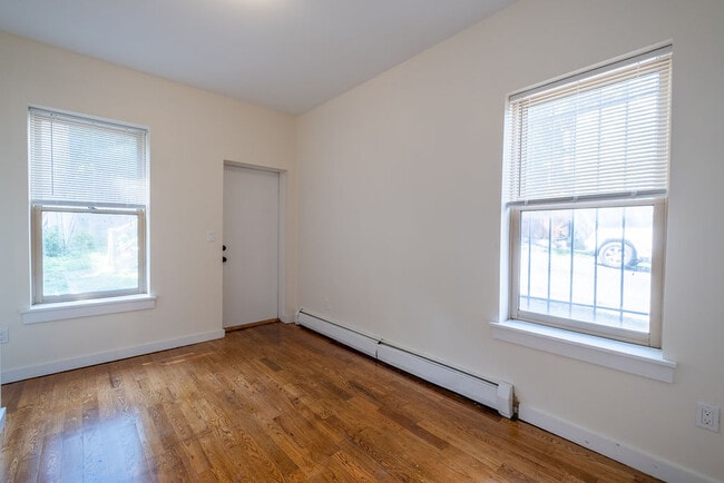 Building Photo - 363 Liberty St