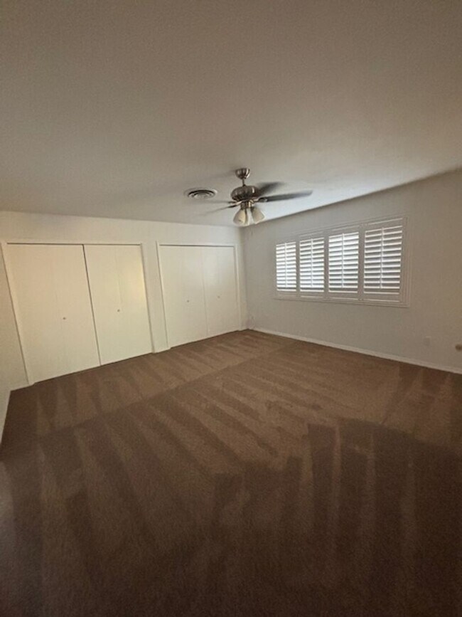 Building Photo - Very Clean Condo in Kern City!  2 Bedrooms...