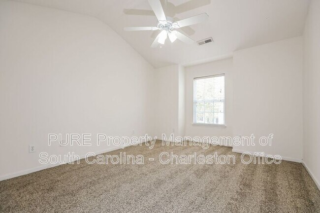 Building Photo - 169 Dorothy Dr