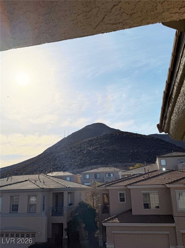 Building Photo - 664 Solitude Point Ave