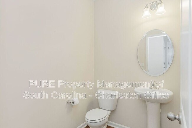 Building Photo - 481 Gianna Ln