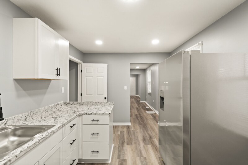 Building Photo - 2222 Duncan St