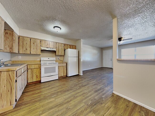 Building Photo - 15696 Bolesta Rd