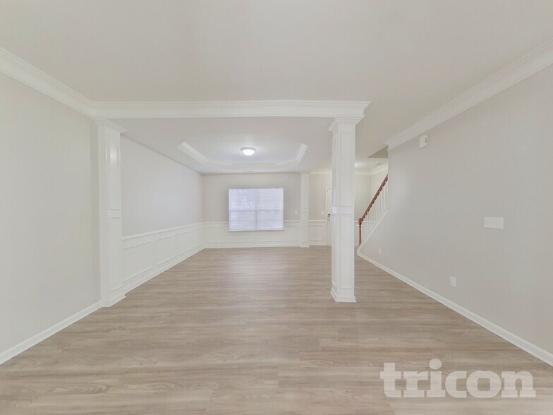 Building Photo - 11709 Oak St