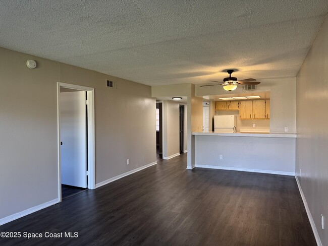 Building Photo - 1039 Regency Dr