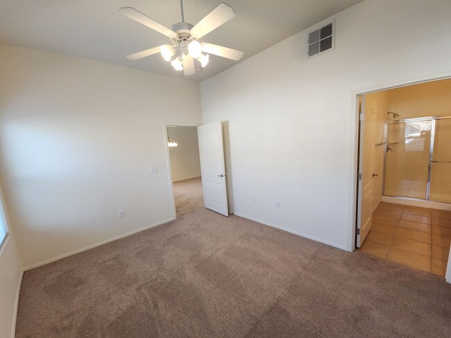 Building Photo - Beautiful 2 Bedroom / 2 Bath 1st floor Condo Unit in Sunset Cliffs.