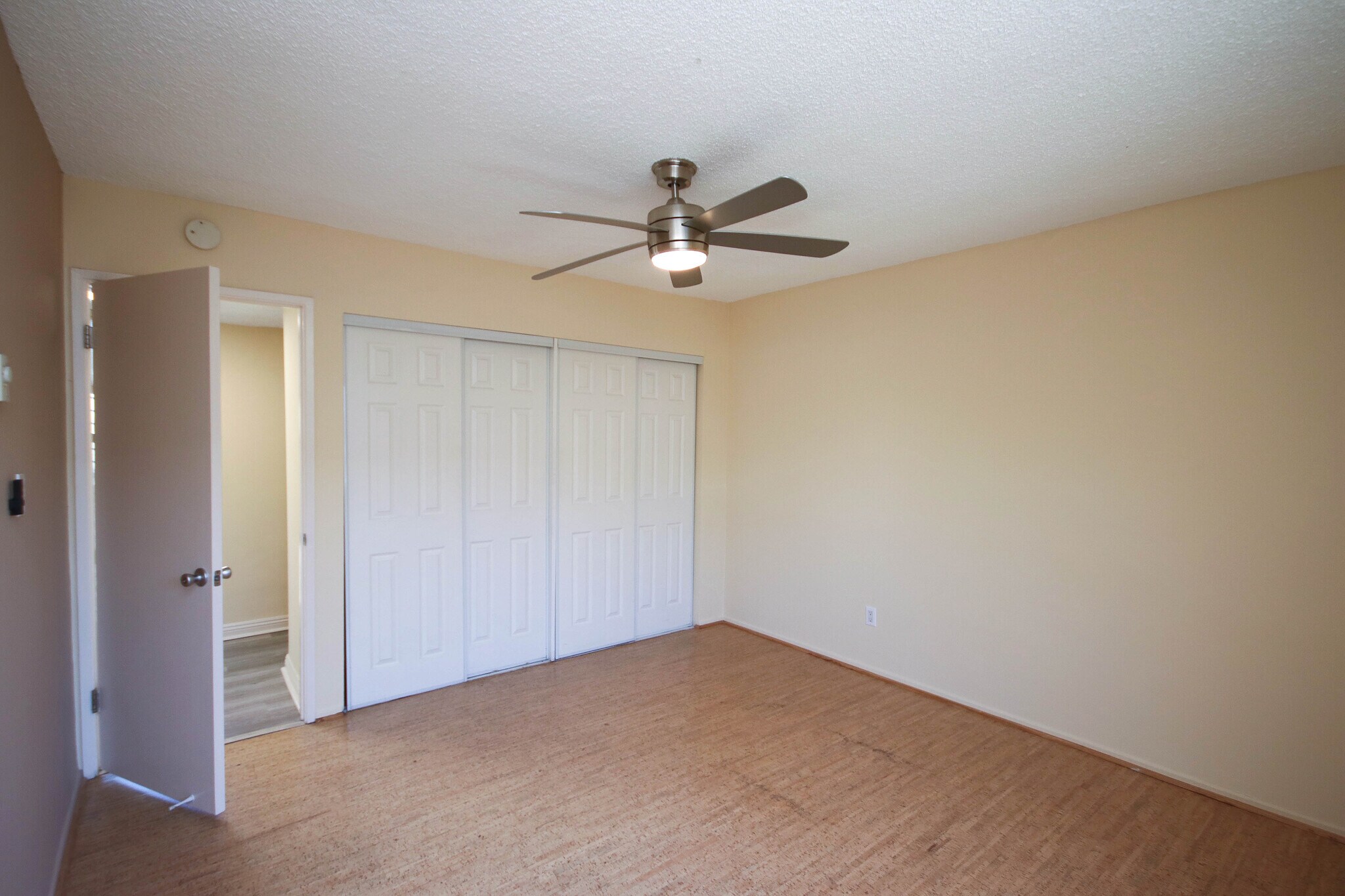 Building Photo - 874 S Marengo Ave