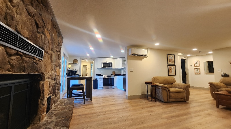 Building Photo - 1704 S Forest Dr