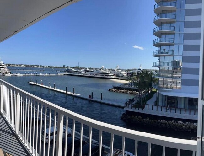 Building Photo - 4500 N Flagler Dr