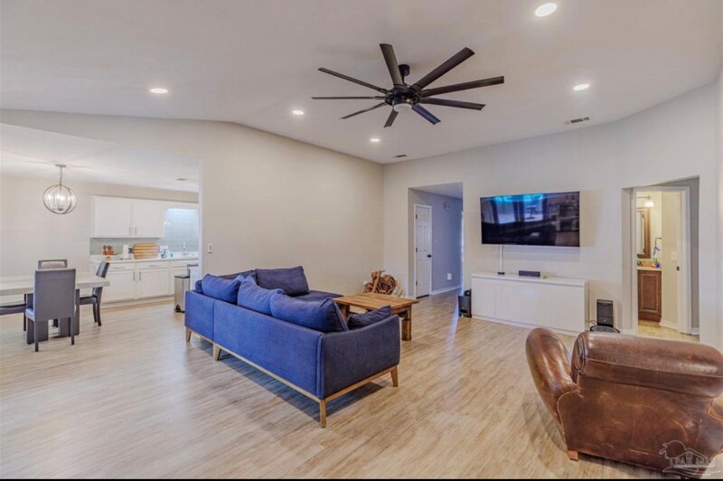 Building Photo - 7358 Brevard St