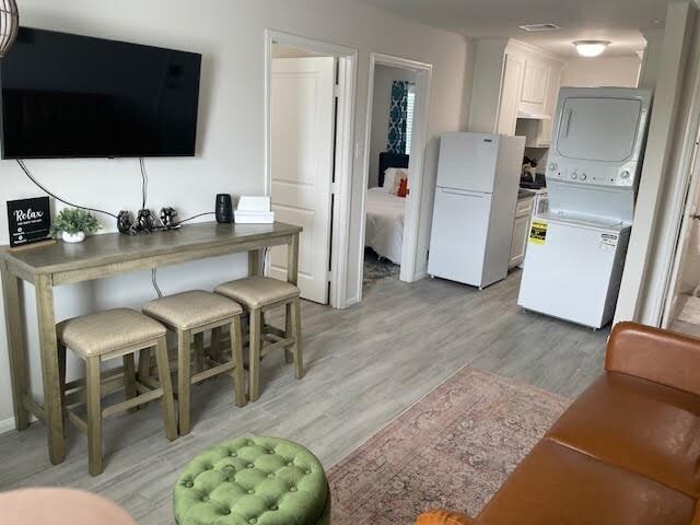 Building Photo - 4903 Noble St