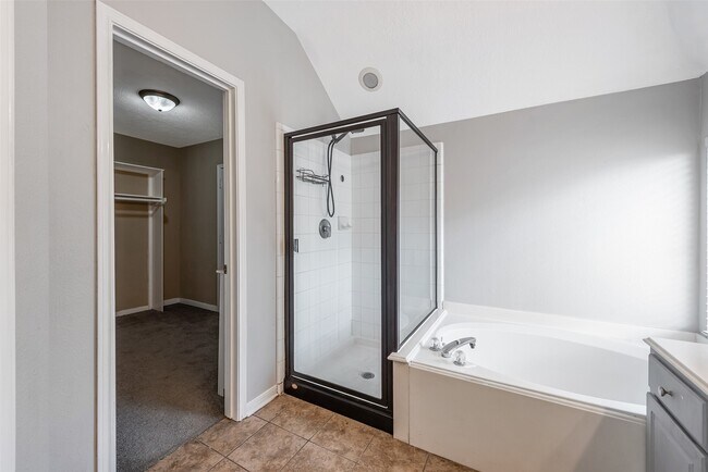 Building Photo - 3306 Autumn Forest Dr
