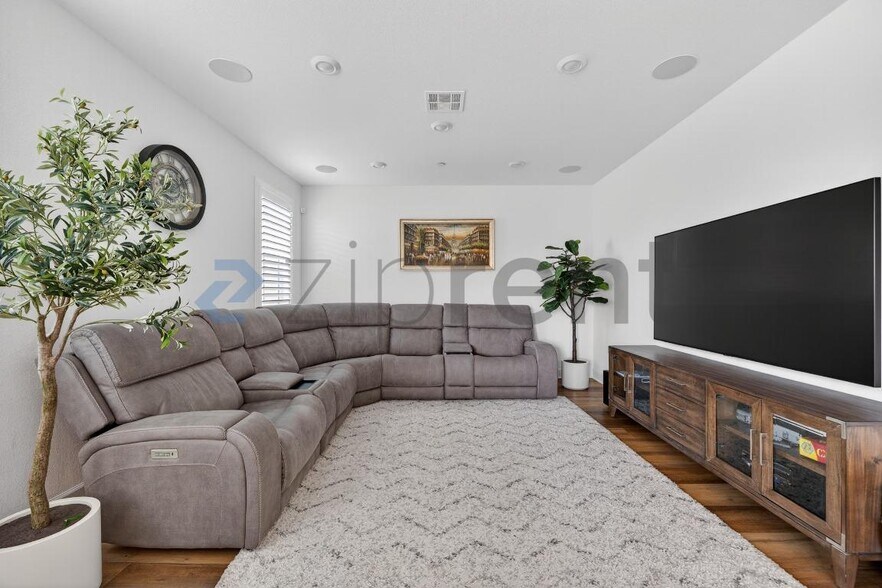 Building Photo - 12622 Stella Ln