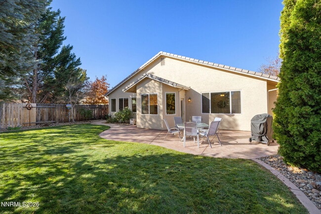 Building Photo - 10560 Vista Alta Dr