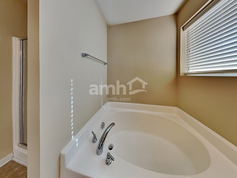 Building Photo - 1117 Arden Trace Ct