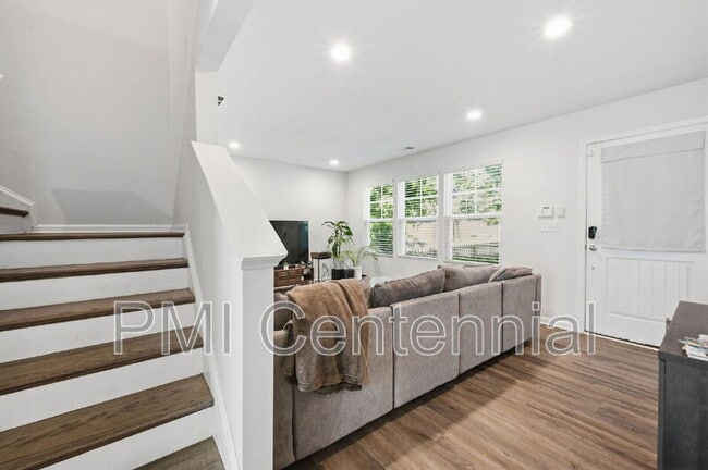 Building Photo - 1120 Wedgewood Dr NW