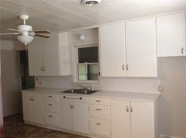 Building Photo - 2090 S Mt Olive St