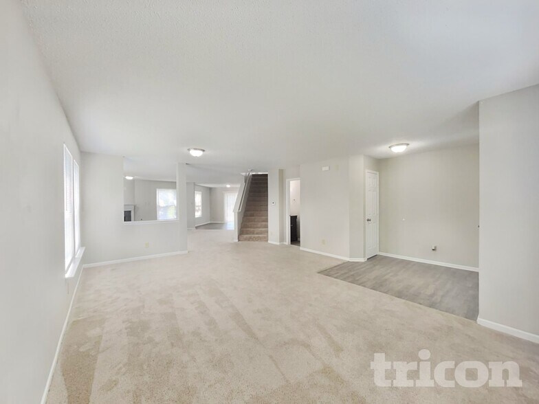 Building Photo - 9899 Olympic Cir