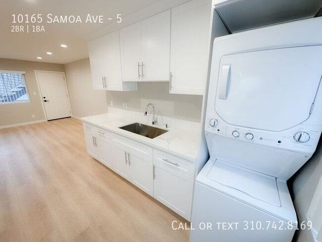 Building Photo - 10165 Samoa Ave