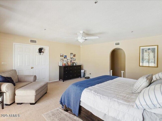 Building Photo - 10563 E Carol Ave