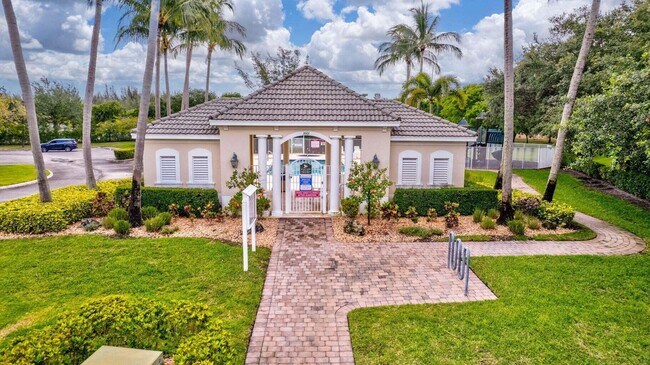 Building Photo - 3620 Hamilton Key