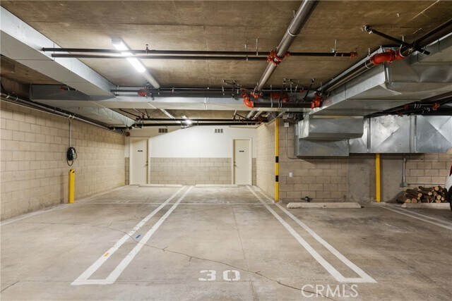 Building Photo - 820 S Wilton Pl