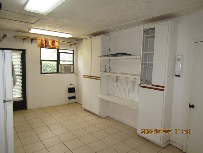 Building Photo - 736 Cadiz Rd