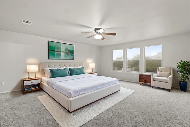 Building Photo - 4901 Woodstock Dr