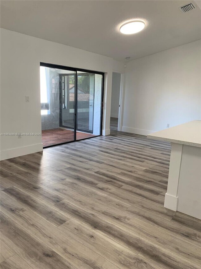 Building Photo - 9033 SW 123rd Ct