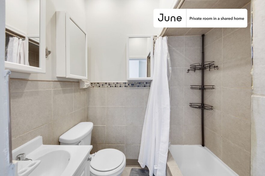 Building Photo - Room in Shared 5 bed/2 bath home in Sunset Park