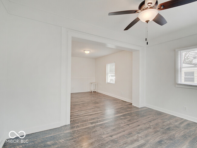 Building Photo - 1035 Helen Dr