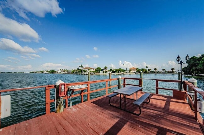 Building Photo - 300 64th Ave