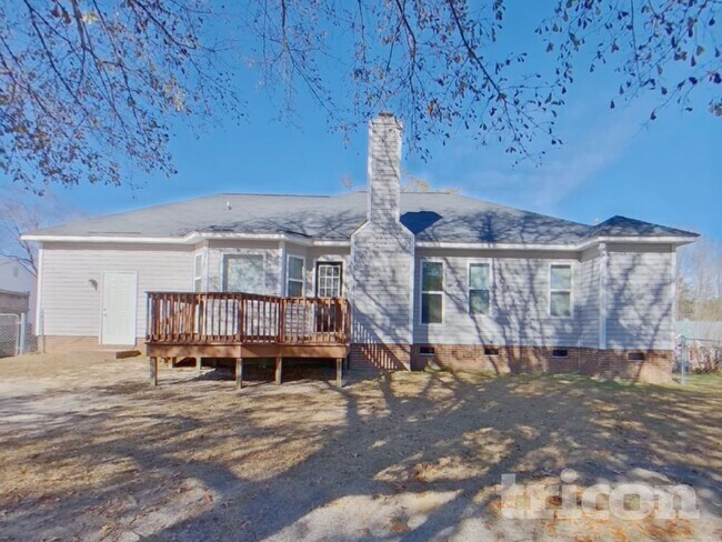 Building Photo - 118 Goldleaf St