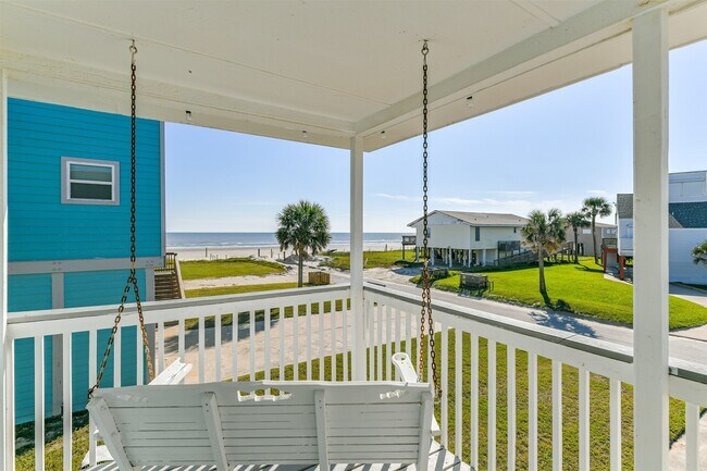 Building Photo - 16904 Beachcomber Dr