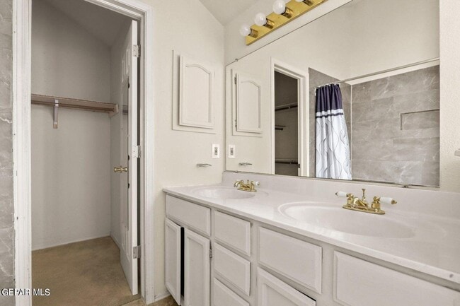 Building Photo - 12072 Autumn Gate Dr