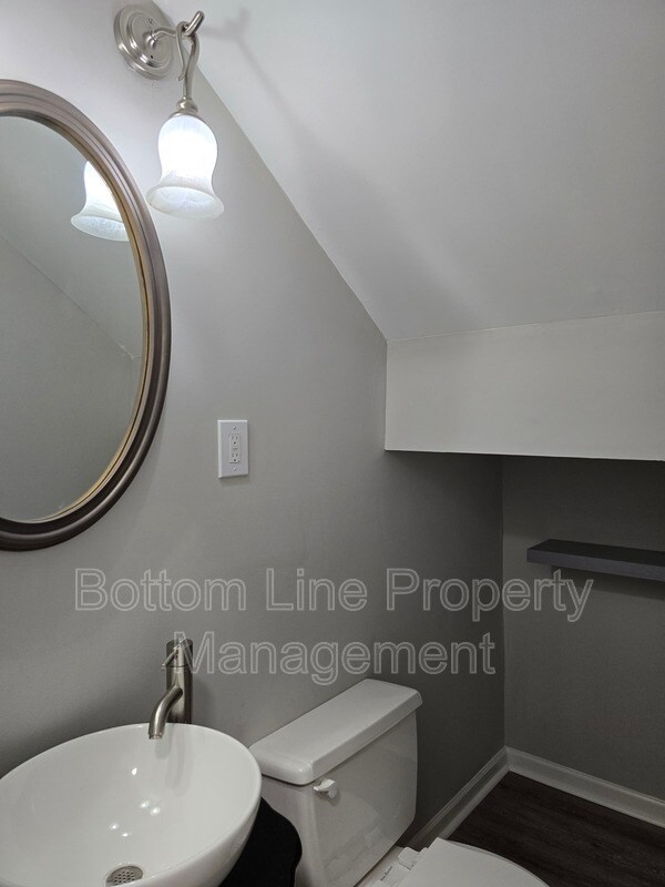 Building Photo - 5949 Quail Hollow Rd